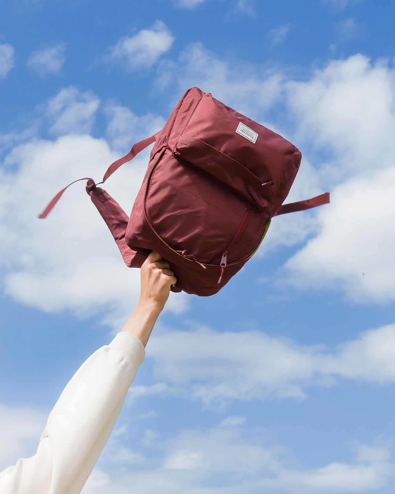 Mládežnícky bordový batoh s neónovou podšívkou