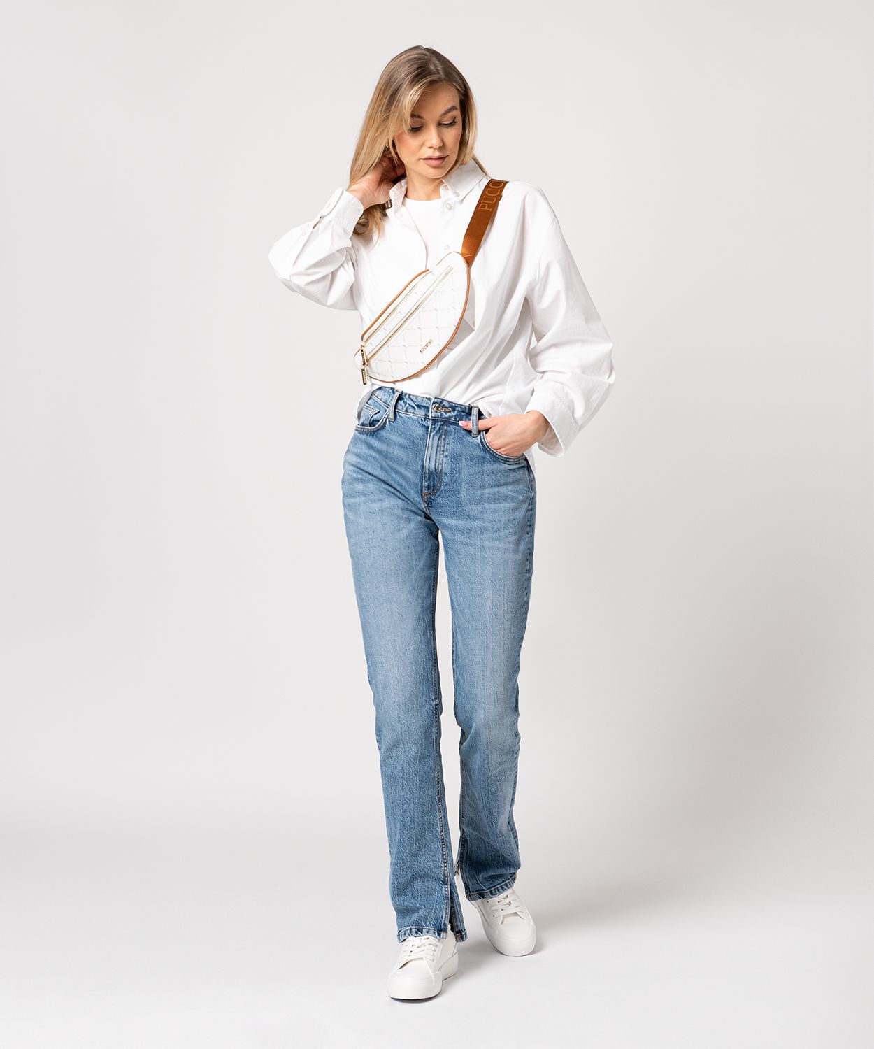 Dámska ľadvinka s logom a vreckami biela