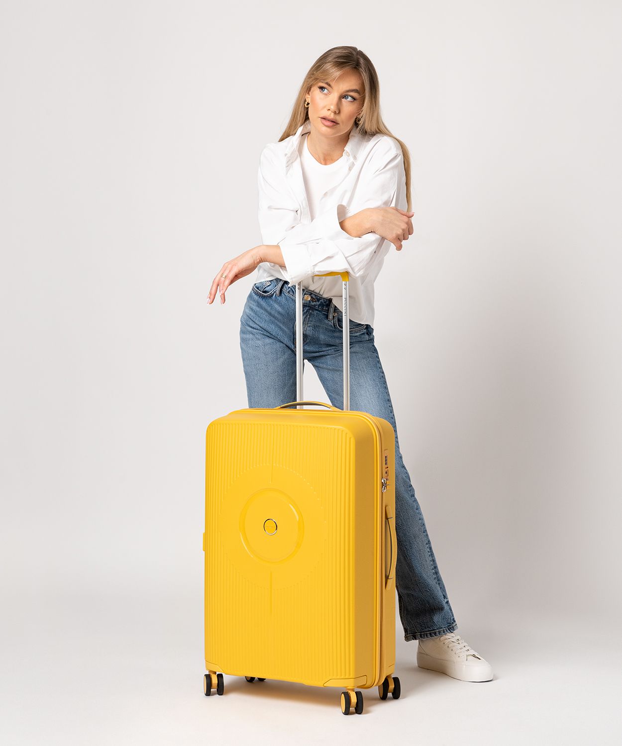 Stredný žltý polypropylénový kufor s kombinačným zámkom TSA